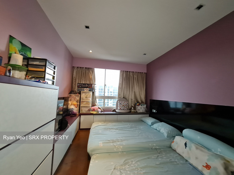 Punggol Sapphire thumbnail photo